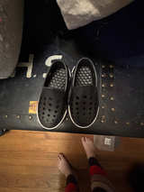 Kids slide on shoes size 7 - Image 1