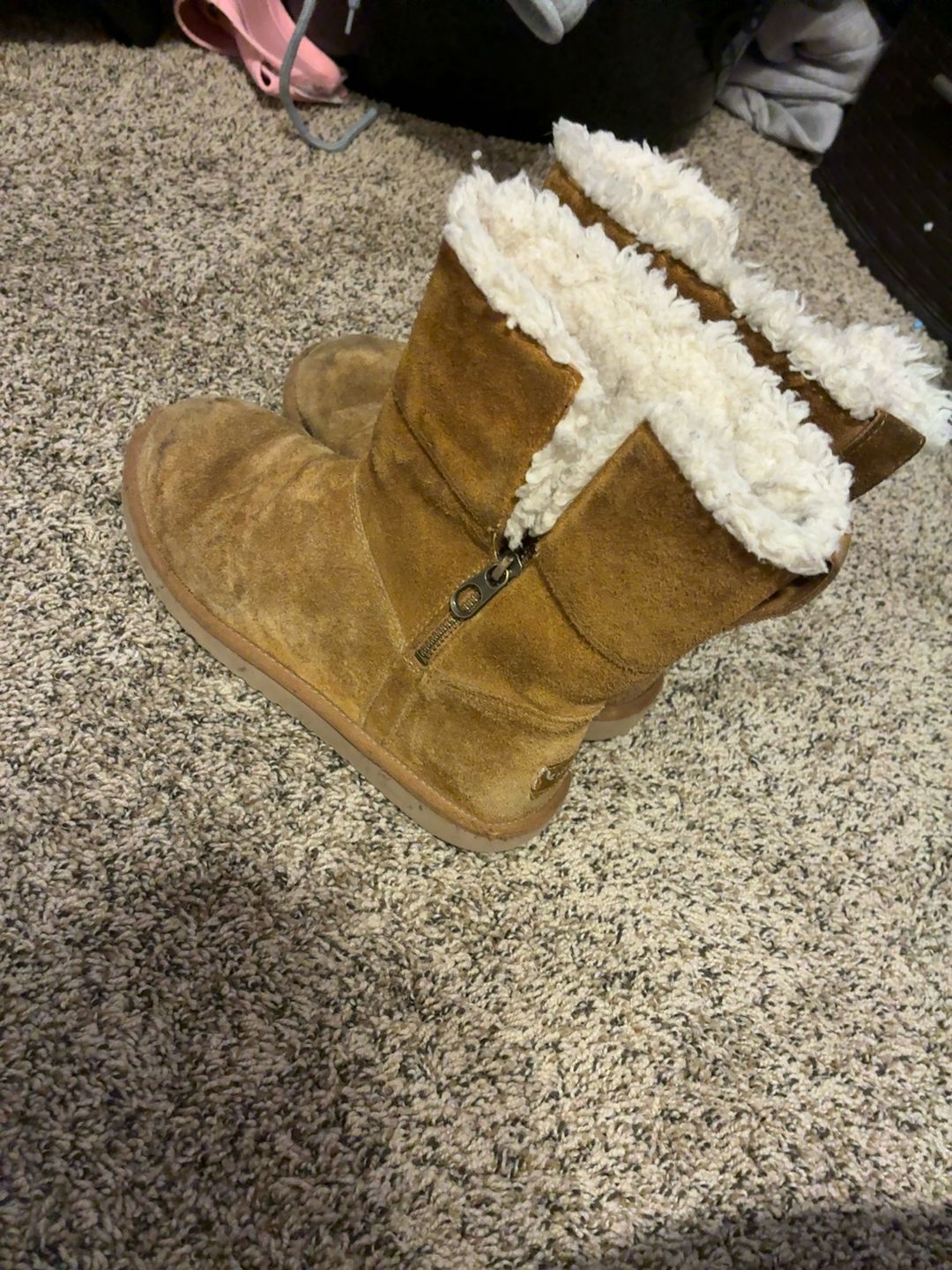 UGG Koolaburra Aribel Short Chestnut Boots Size 5