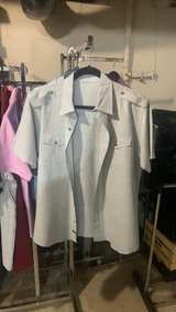Men's Short Sleeve Safari Button Down Shirt
Size Medium - Image 4