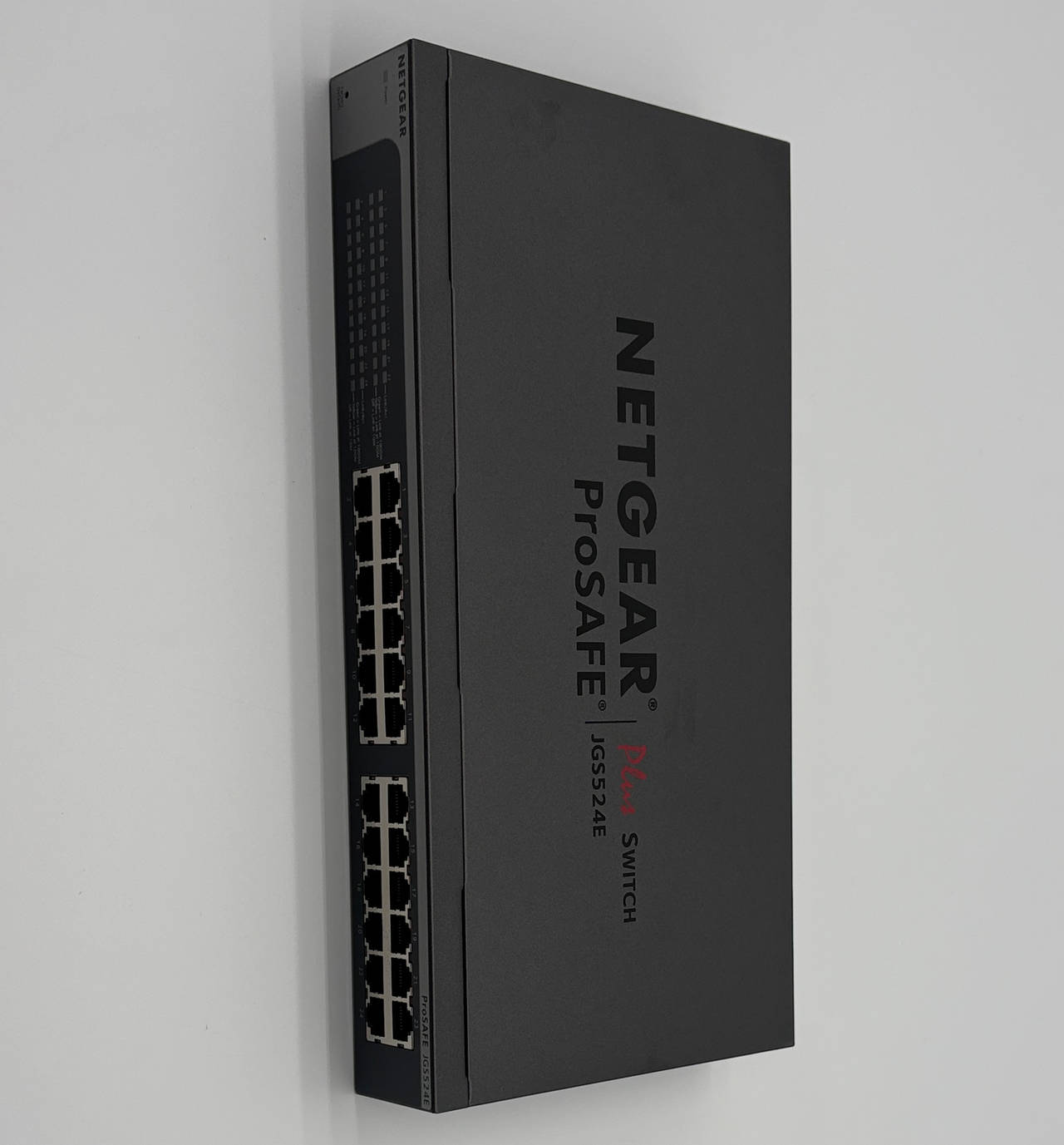 NETGEAR ProSafe JGS524E 24-Port Gigabit Ethernet Plus Switch
