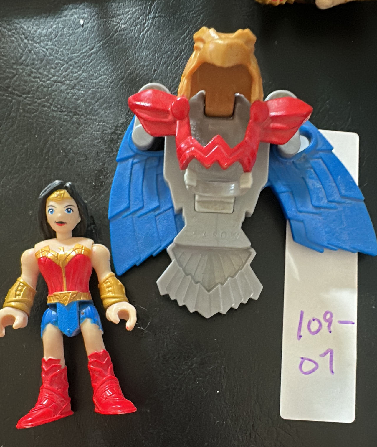 Fisher-Price Imaginext DC Super Friends Wonder Woman with Eagle Flight Suit