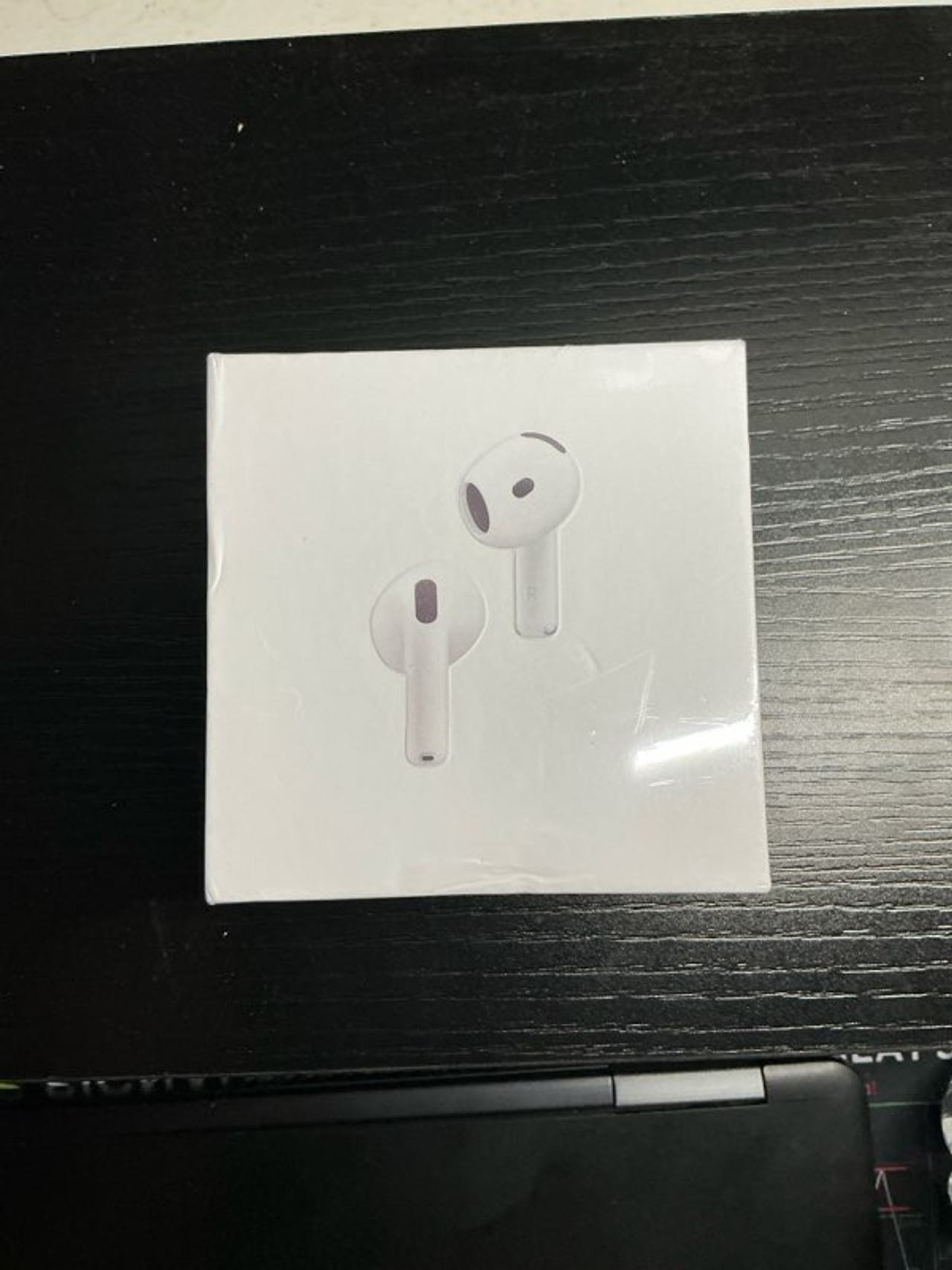 Apple AirPods (4rd generation)