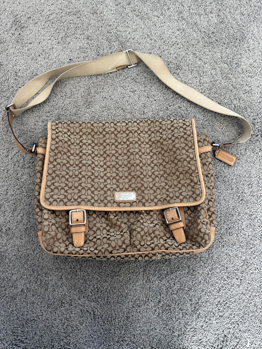 Authentic Coach Signature Small Messenger Bag Khaki/Camel with Shoulder Strap