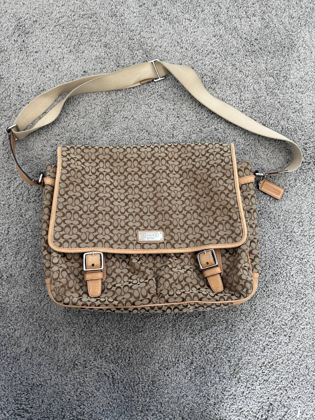 Authentic Coach Signature Small Messenger Bag Khaki/Camel with Shoulder Strap