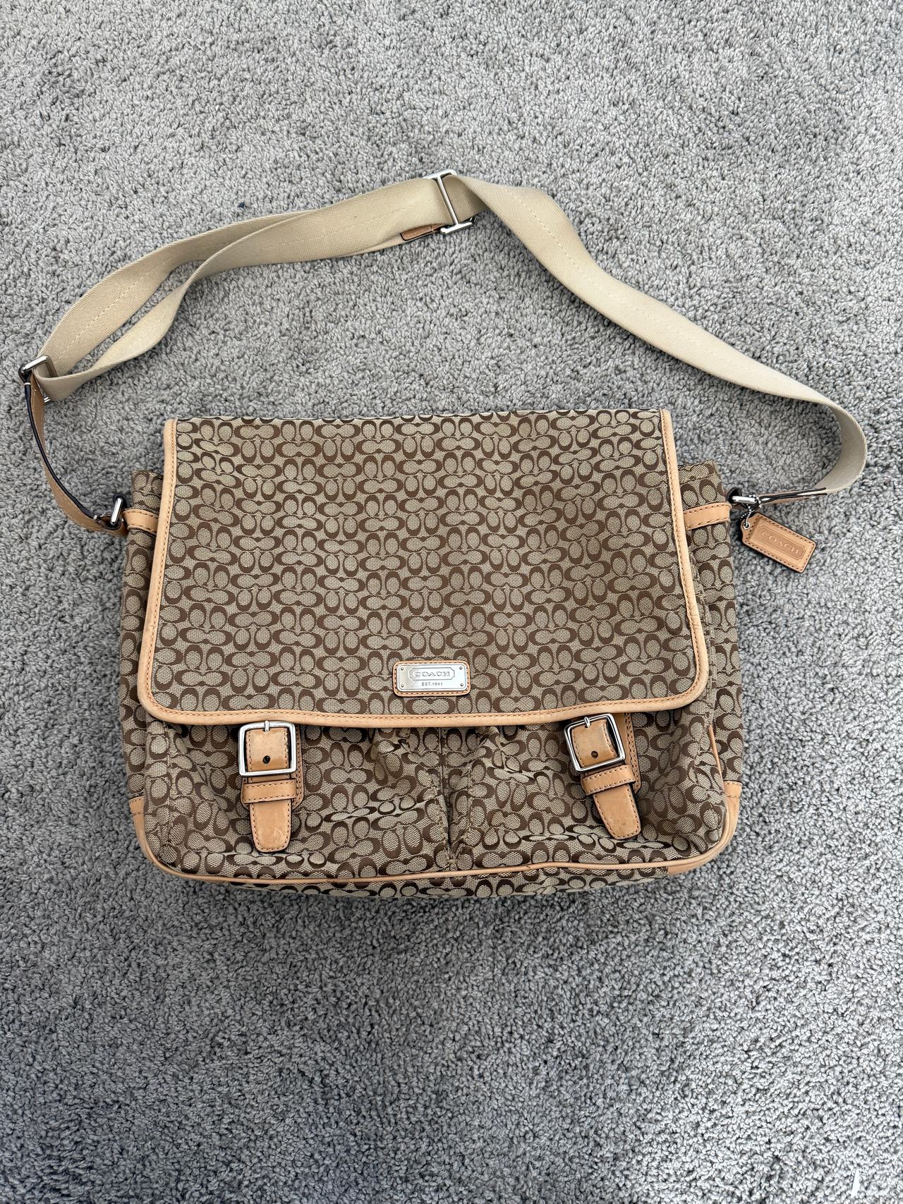 Authentic Coach Signature Small Messenger Bag Khaki/Camel with Shoulder Strap
