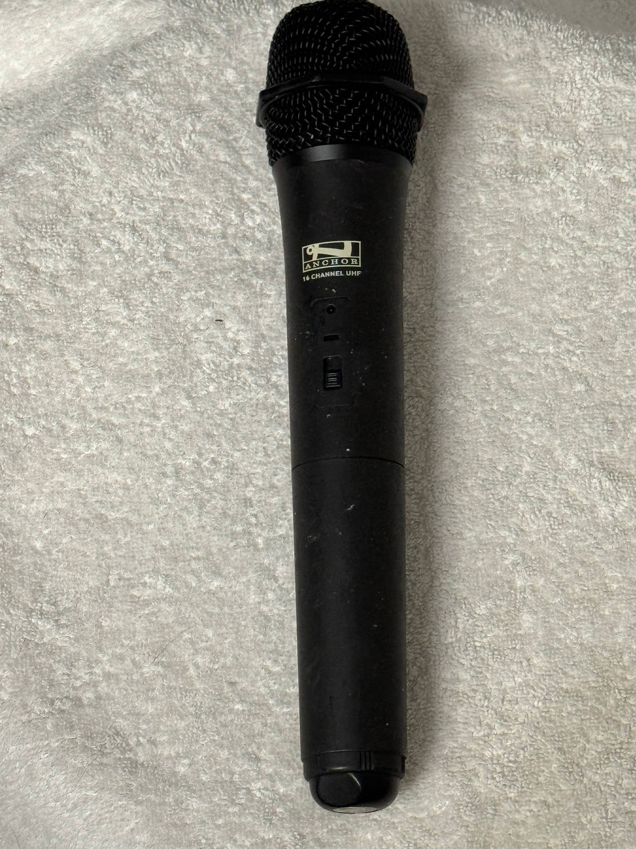 Anchor Audio WH-6000 16-Channel UHF Wireless Microphone