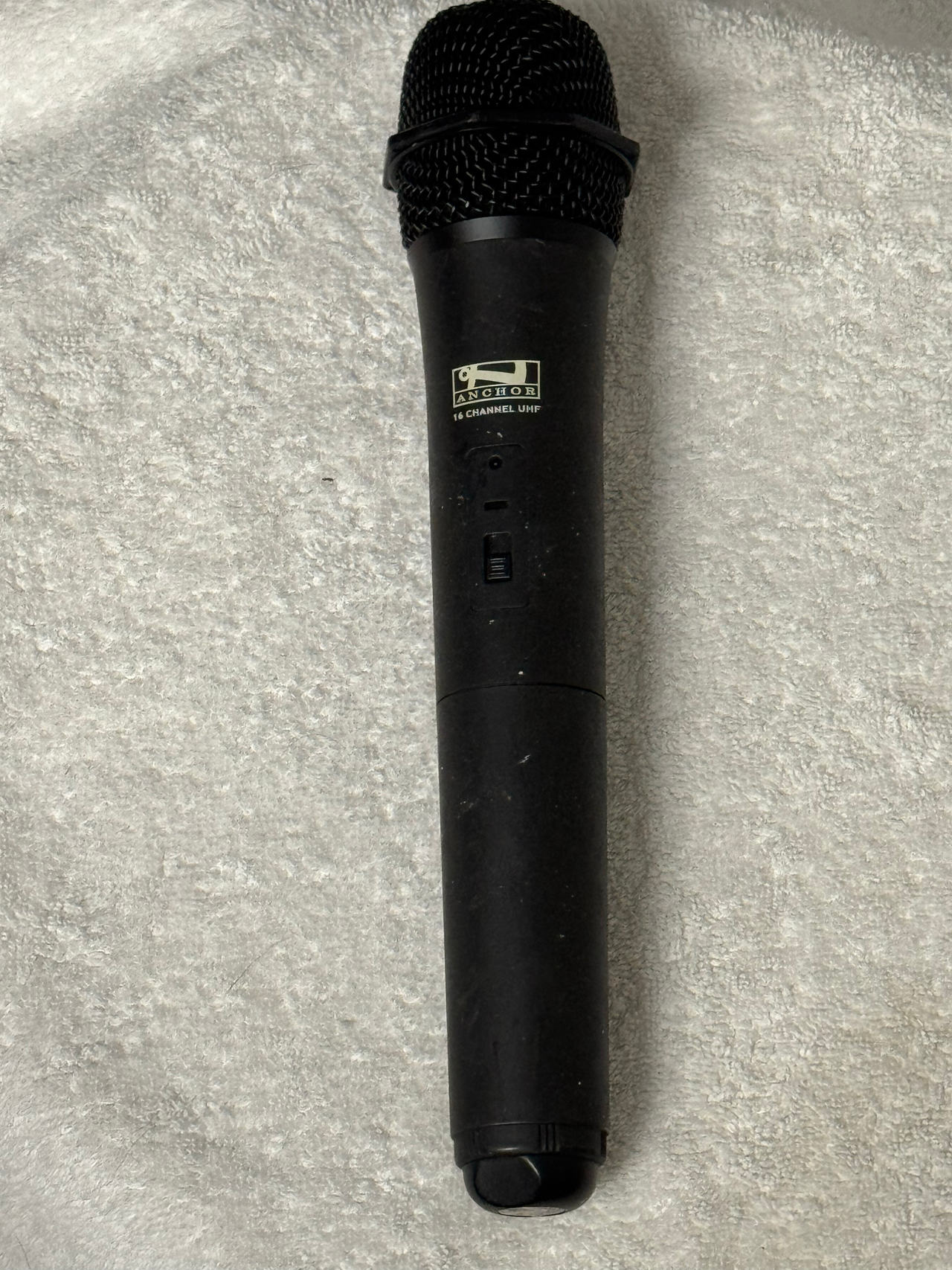 Anchor Audio WH-6000 16-Channel UHF Wireless Microphone