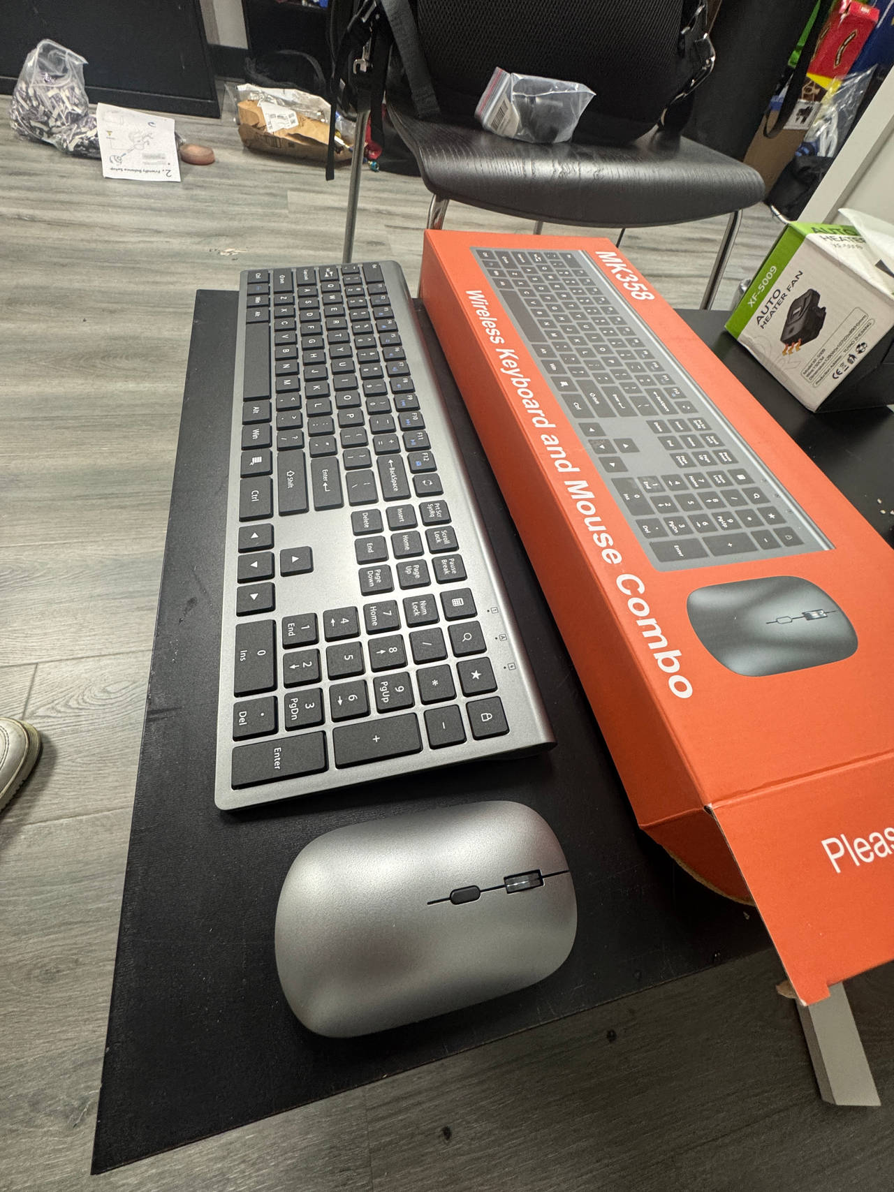 Vivefox Wireless Keyboard and Mouse Combo