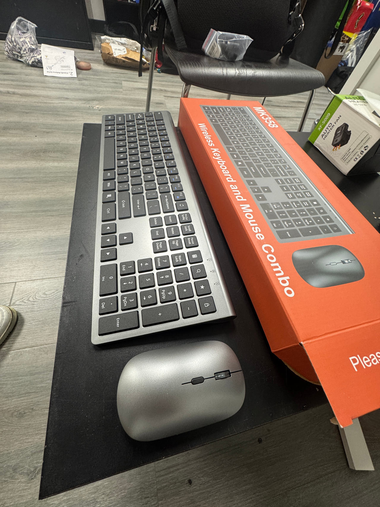Vivefox Wireless Keyboard and Mouse Combo