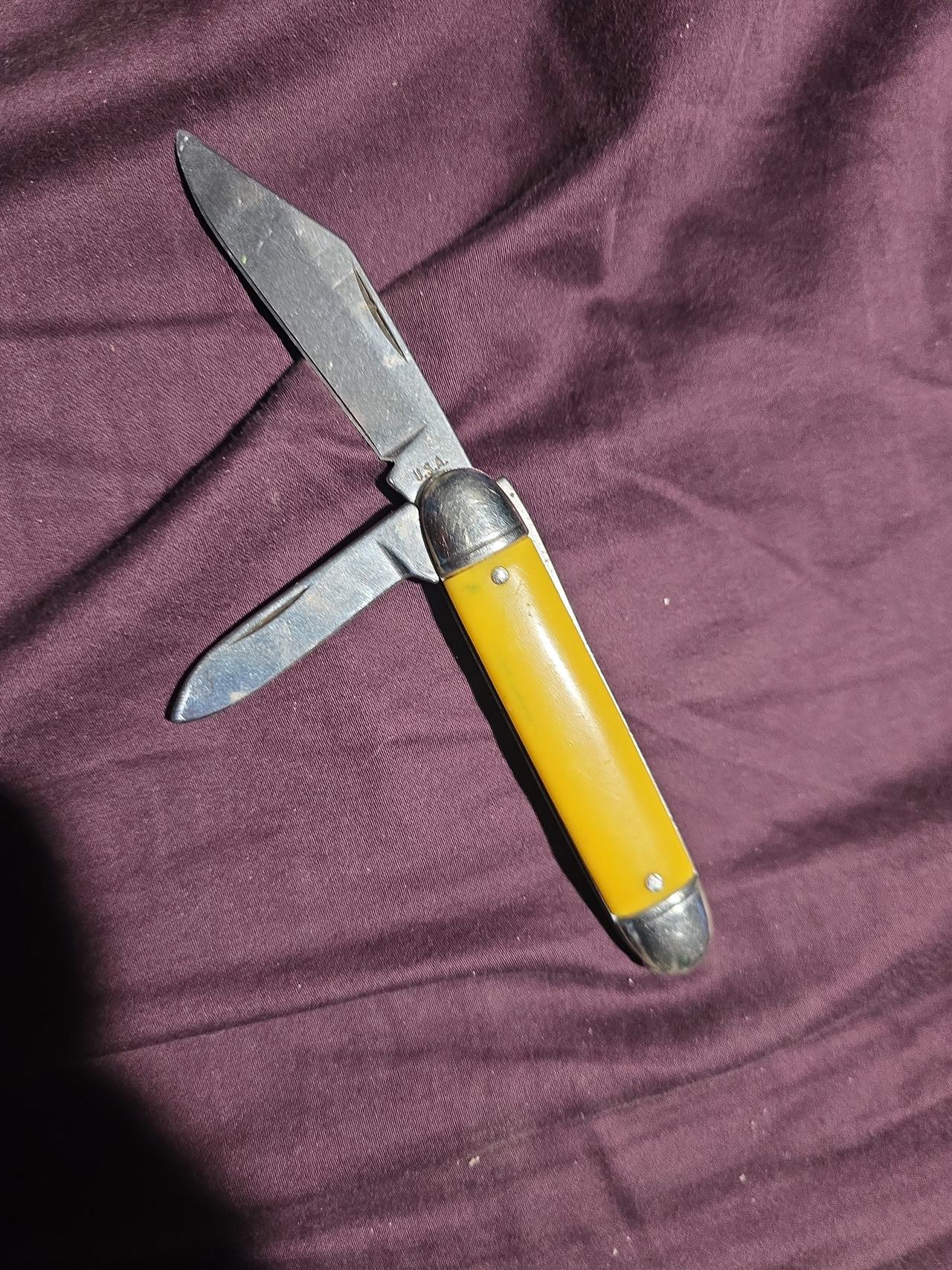Imperial USA Yellow Shell Handle Pocket Knife