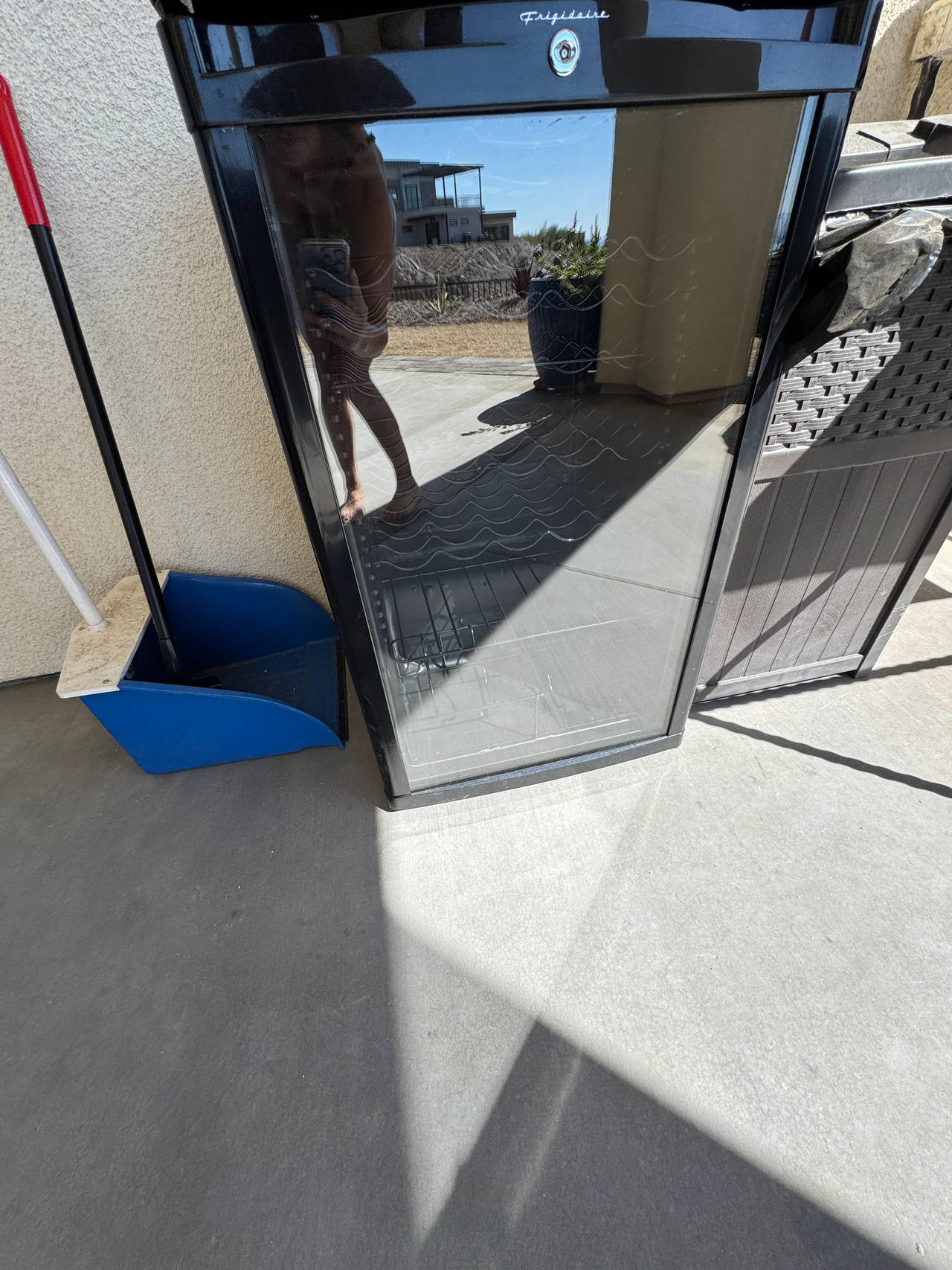 Frigidaire Wine Cooler