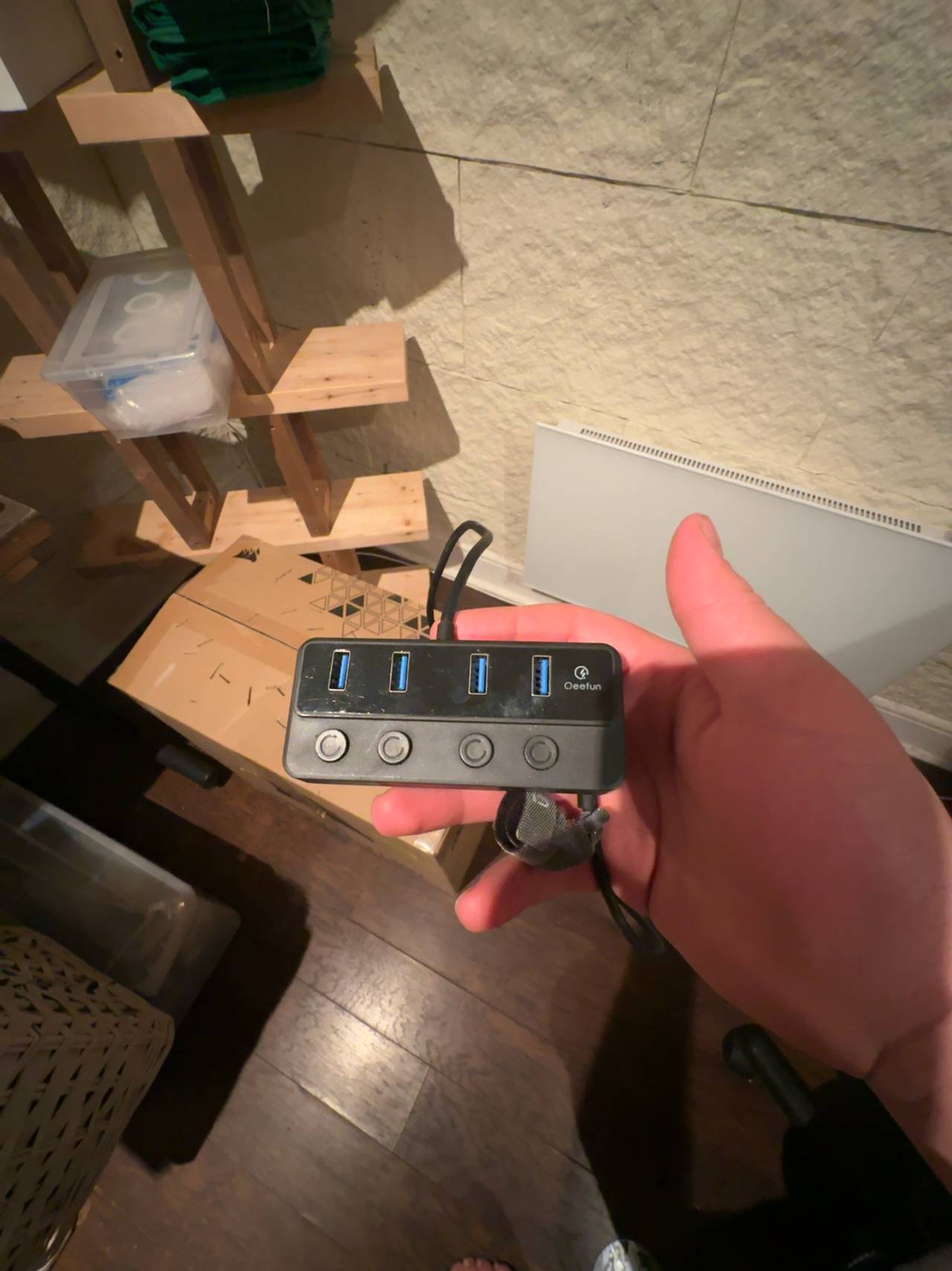 Qeefun 7-Port Powered USB 3.0 Hub with LED Switches
