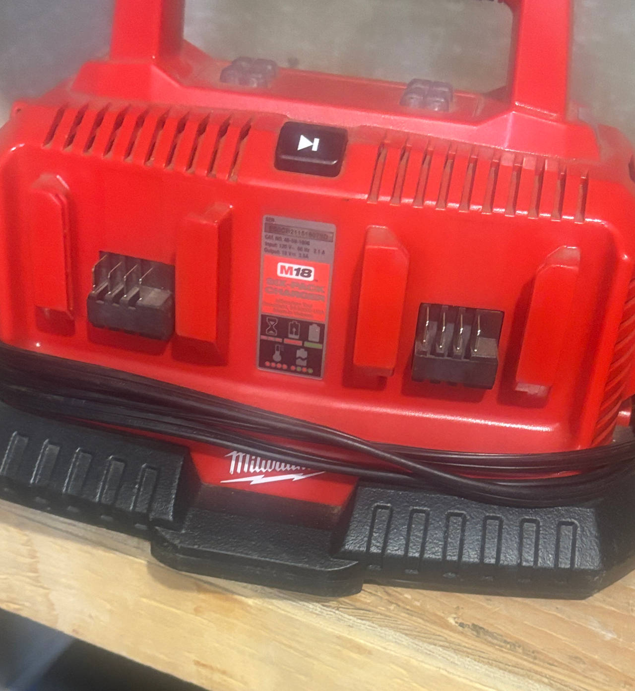 Milwaukee M18 Six Pack Sequential Charger