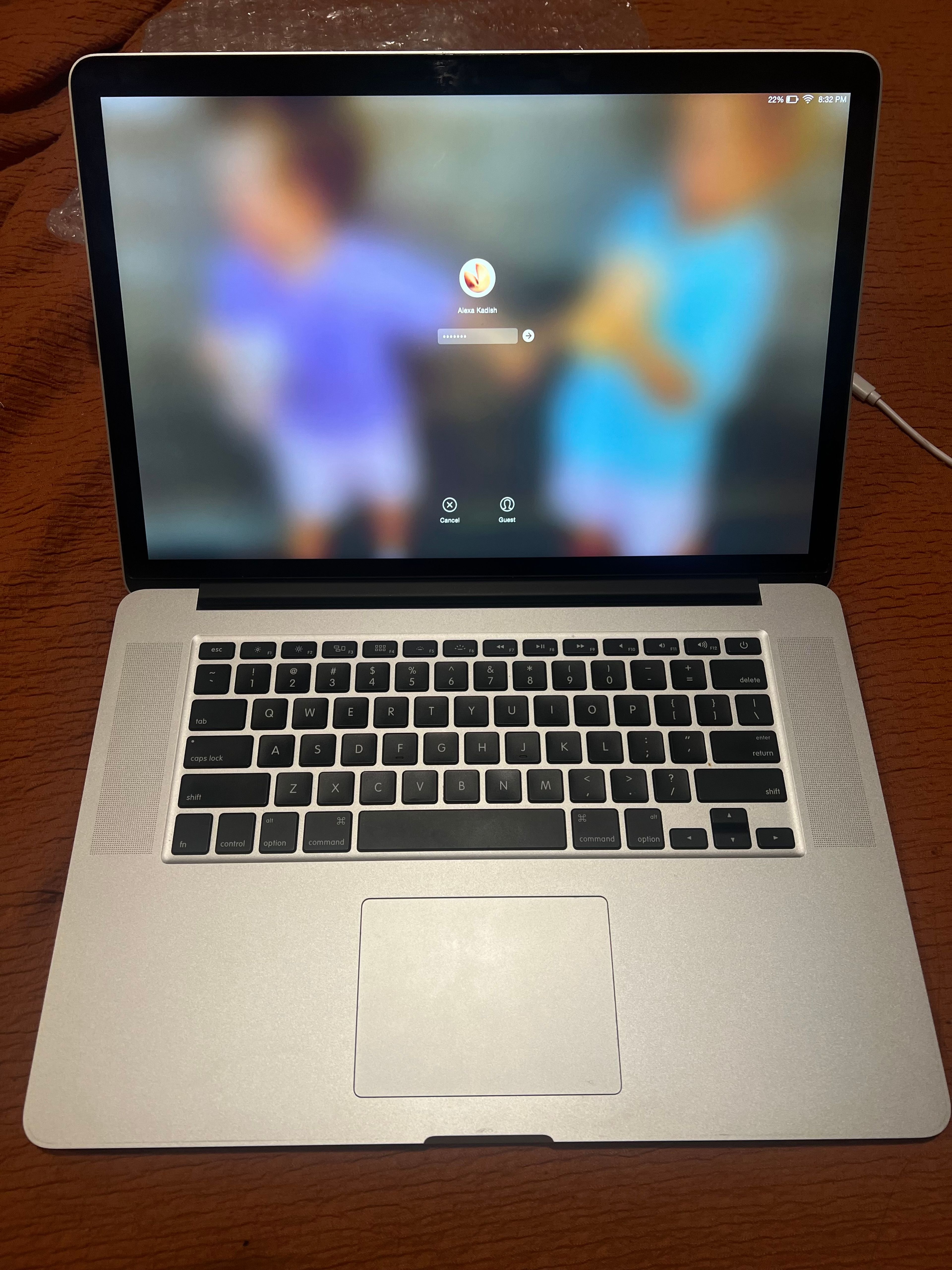 Apple MacBook Pro 15.4-inch (Silver) i7