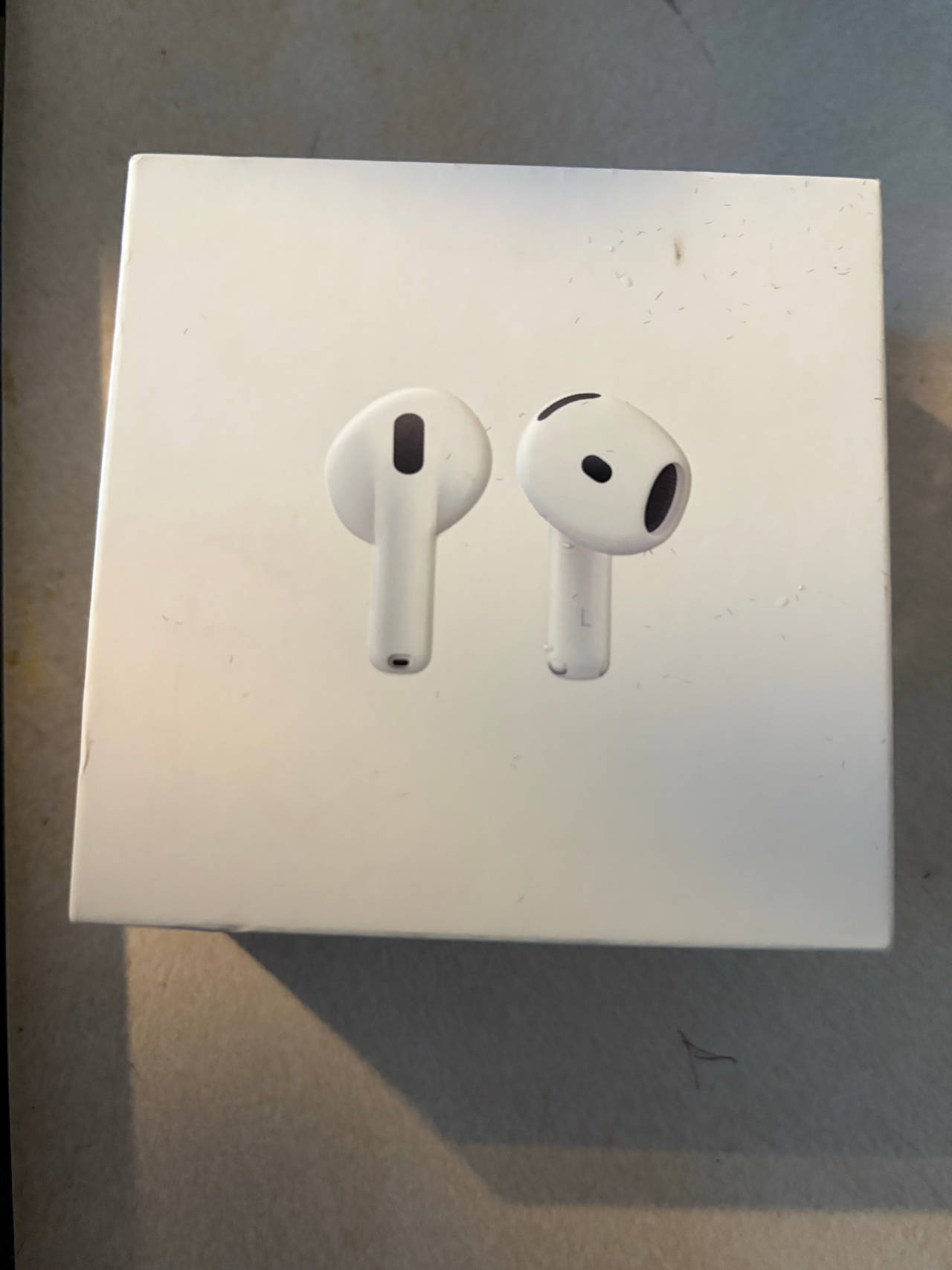Apple AirPods (4th Generation)