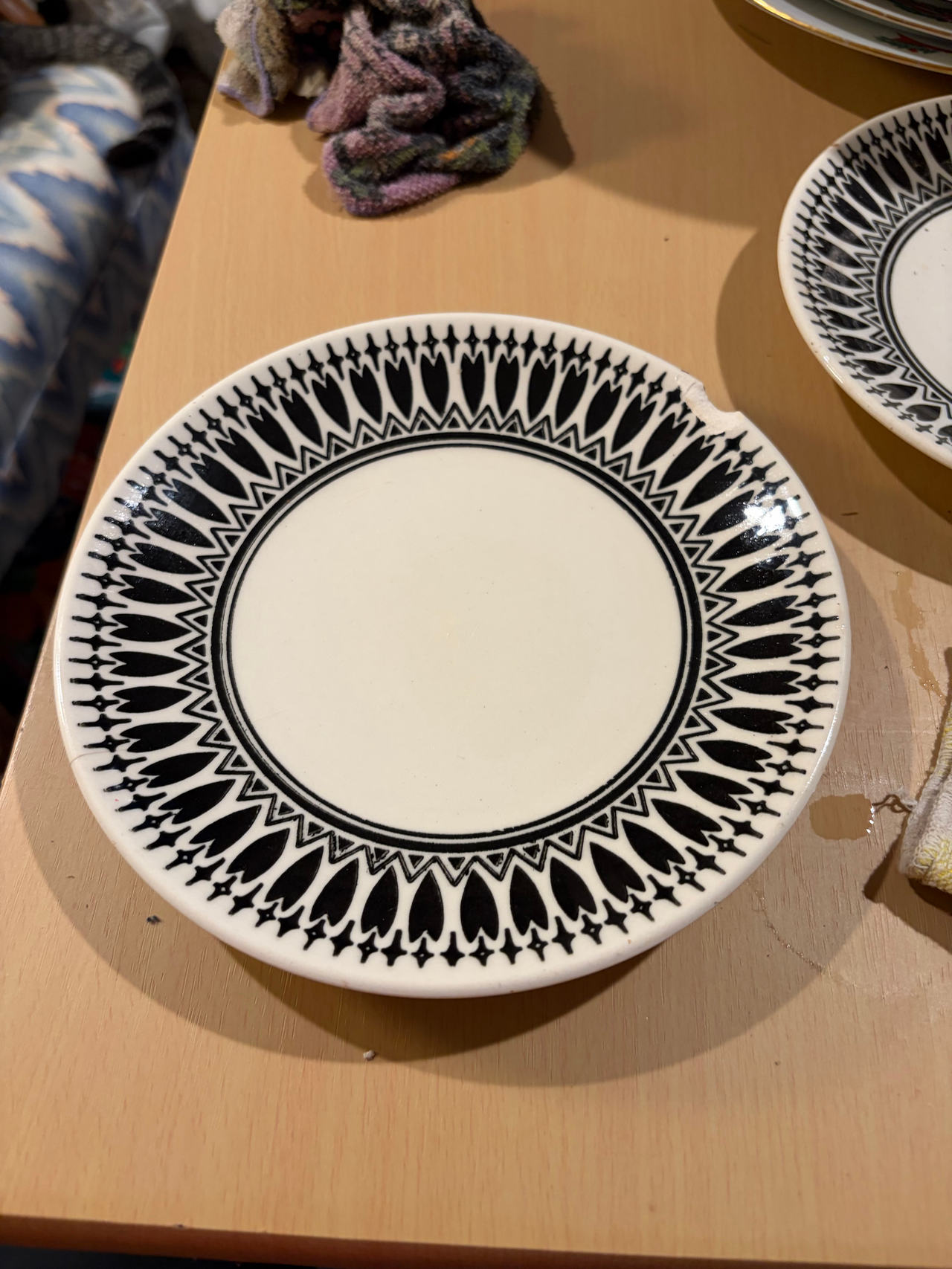 Black and White Geometric Pattern Ceramic Plate