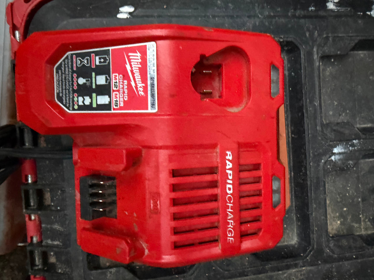 Milwaukee M12 & M18 Rapid Charger