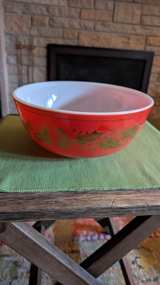 PYREX Holiday Holly 4 Quart Mixing Bowl 404 - Image 2