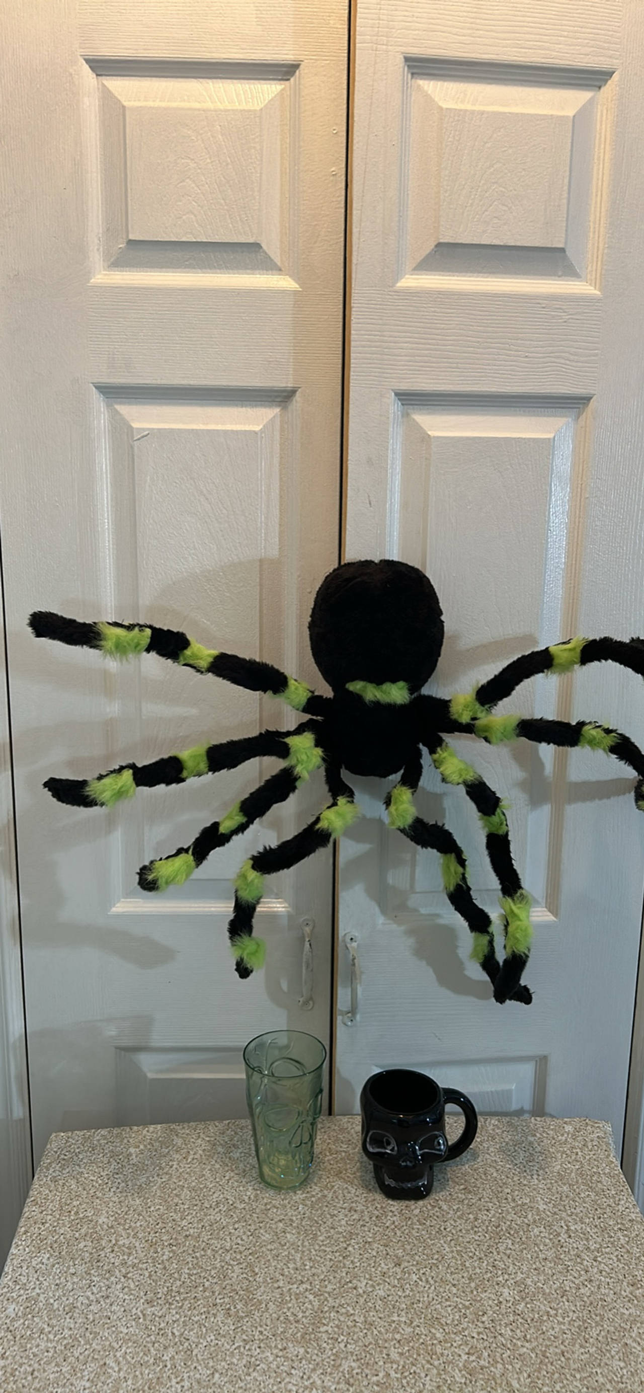 Giant Fuzzy Spider Halloween Decoration