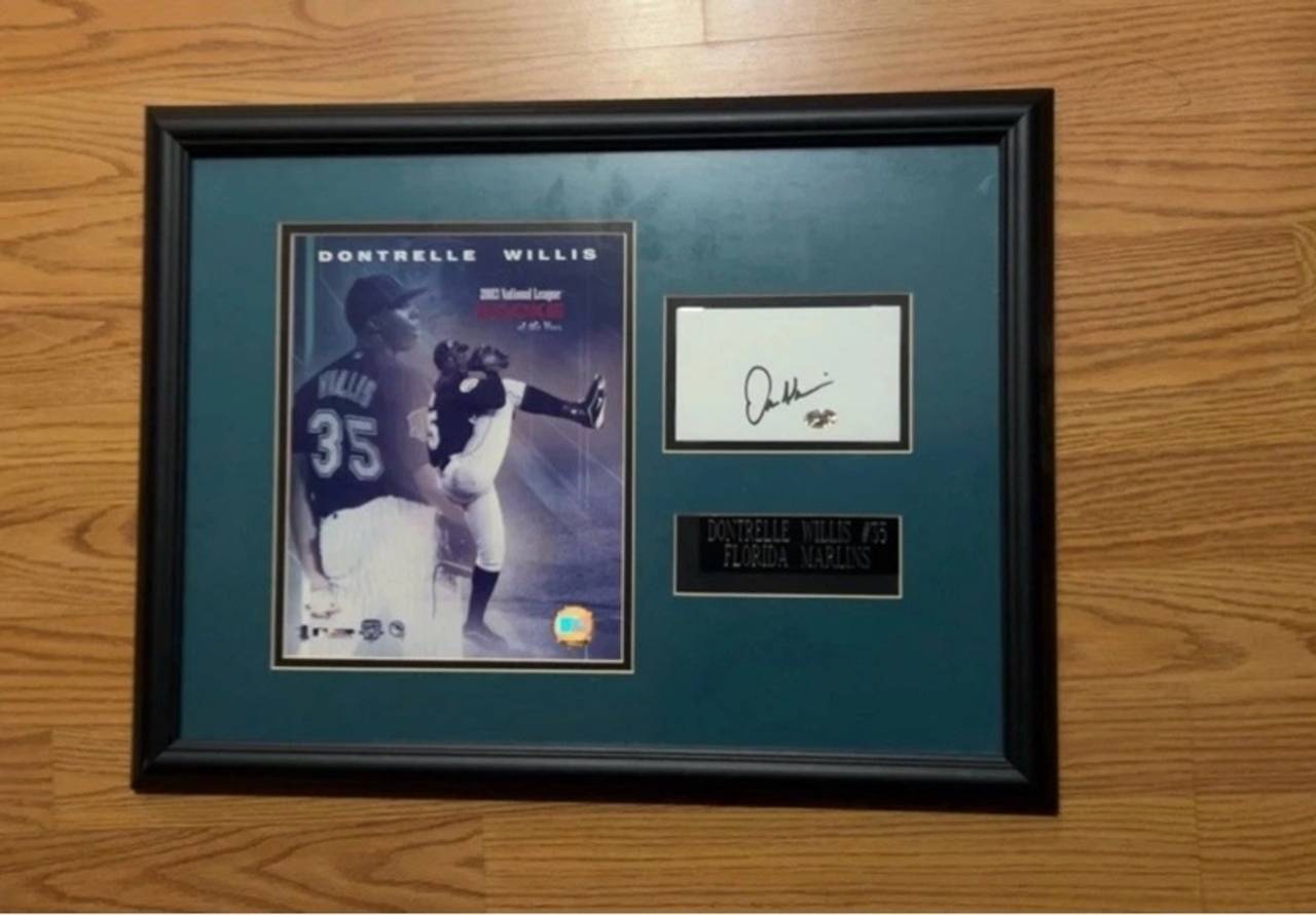 Framed Autographed Baseball Photo dontrelle willis