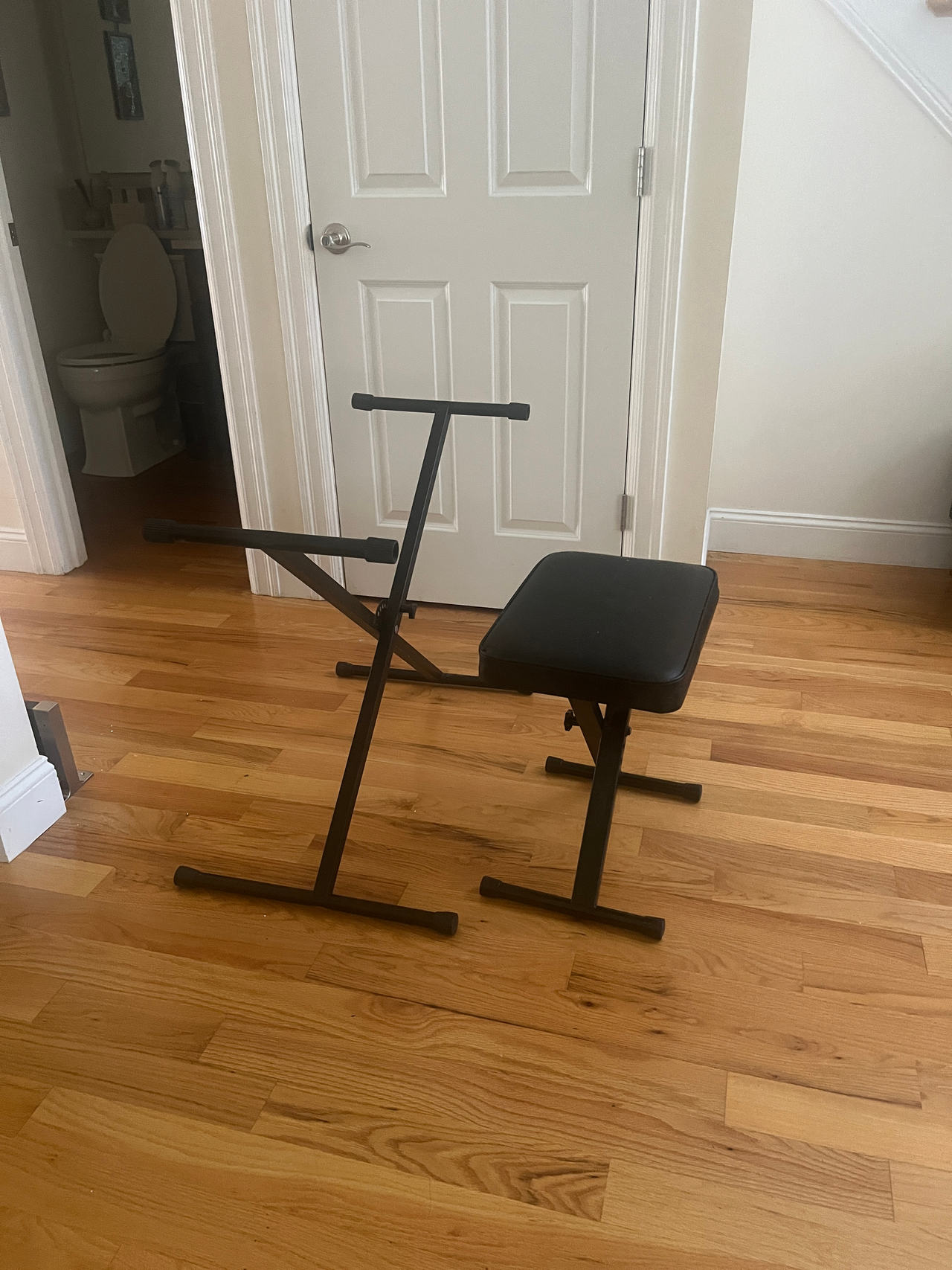 Guitarist's Practice Stool with Stand