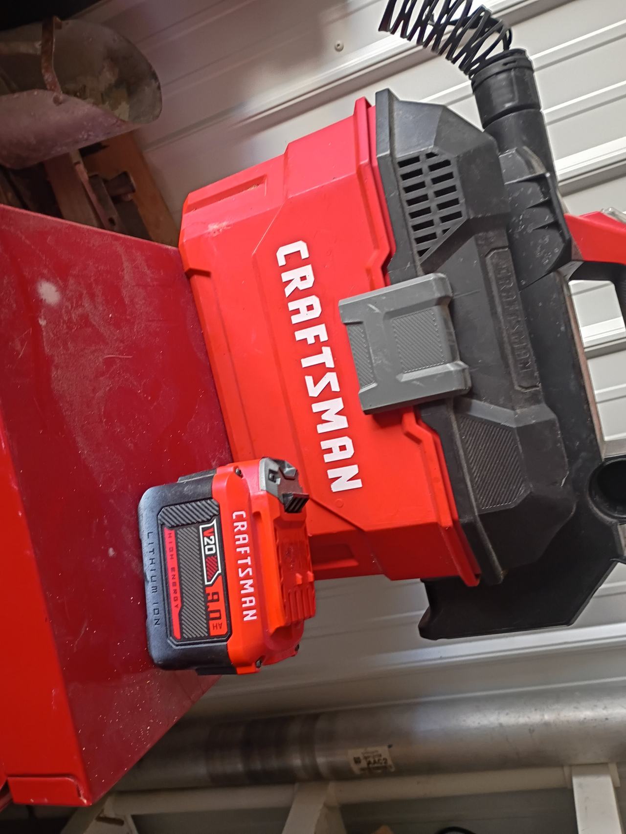 Craftsman V20 2-Gallon Cordless Wet/Dry Vacuum