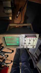 Tektronix TDS 360 Digital Real-Time Oscilloscope - Image 3