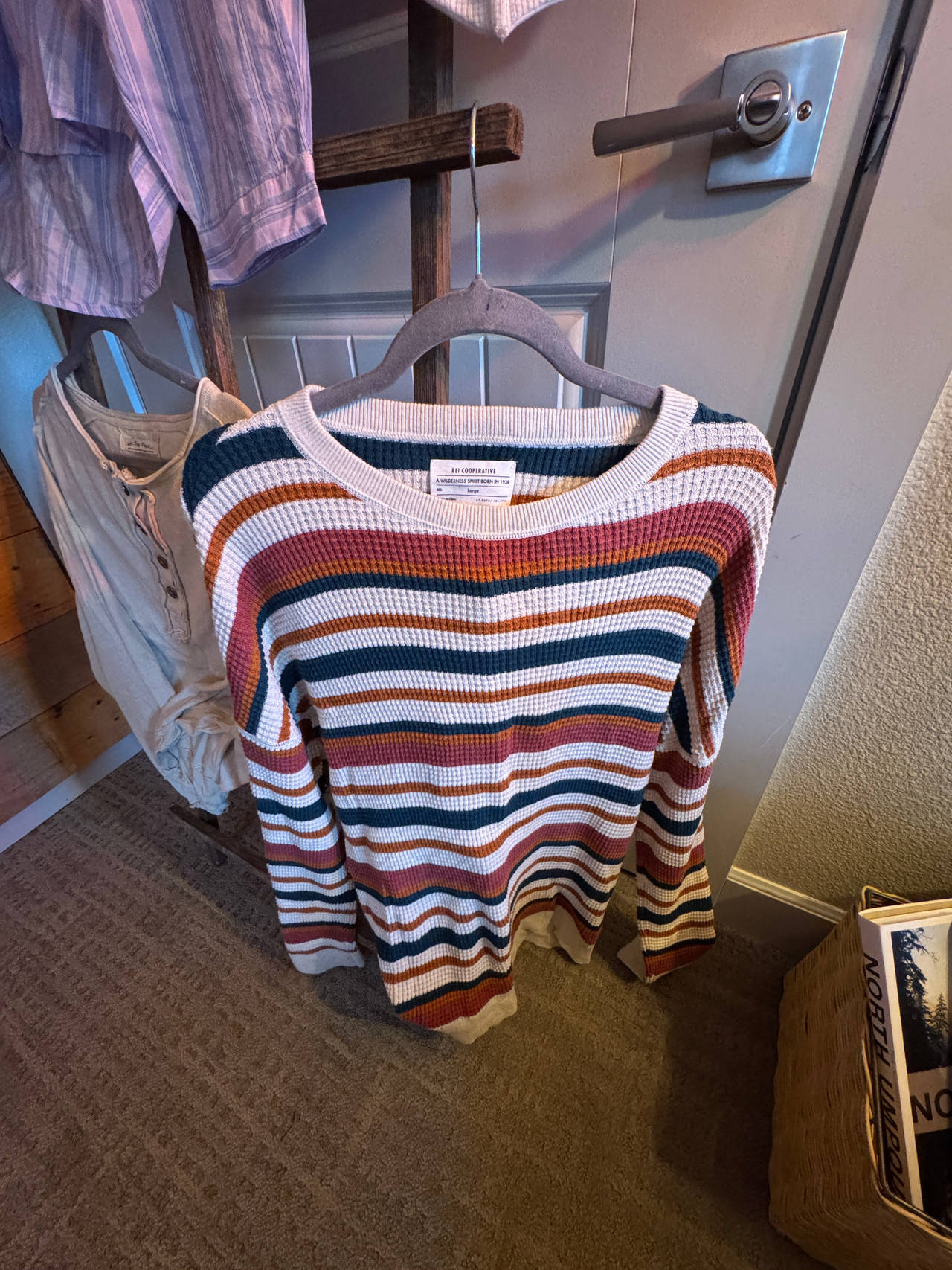 REI COOPERATIVE size large thermal long sleeve