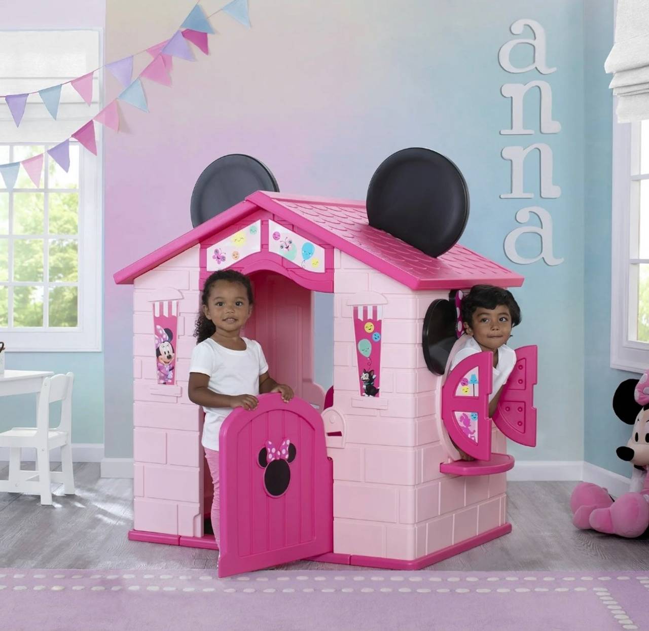 Delta Children Minnie Mouse Playhouse Indoor/Outdoor - Brand New