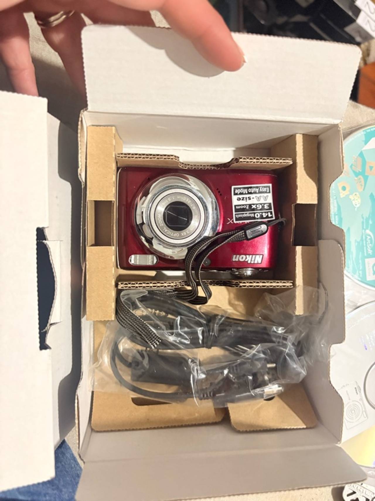 Nikon COOLPIX L22 Compact Digital Camera