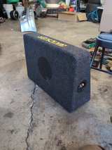 Kicker Comp s 10-inch Thin Profile Enclosure - Image 2