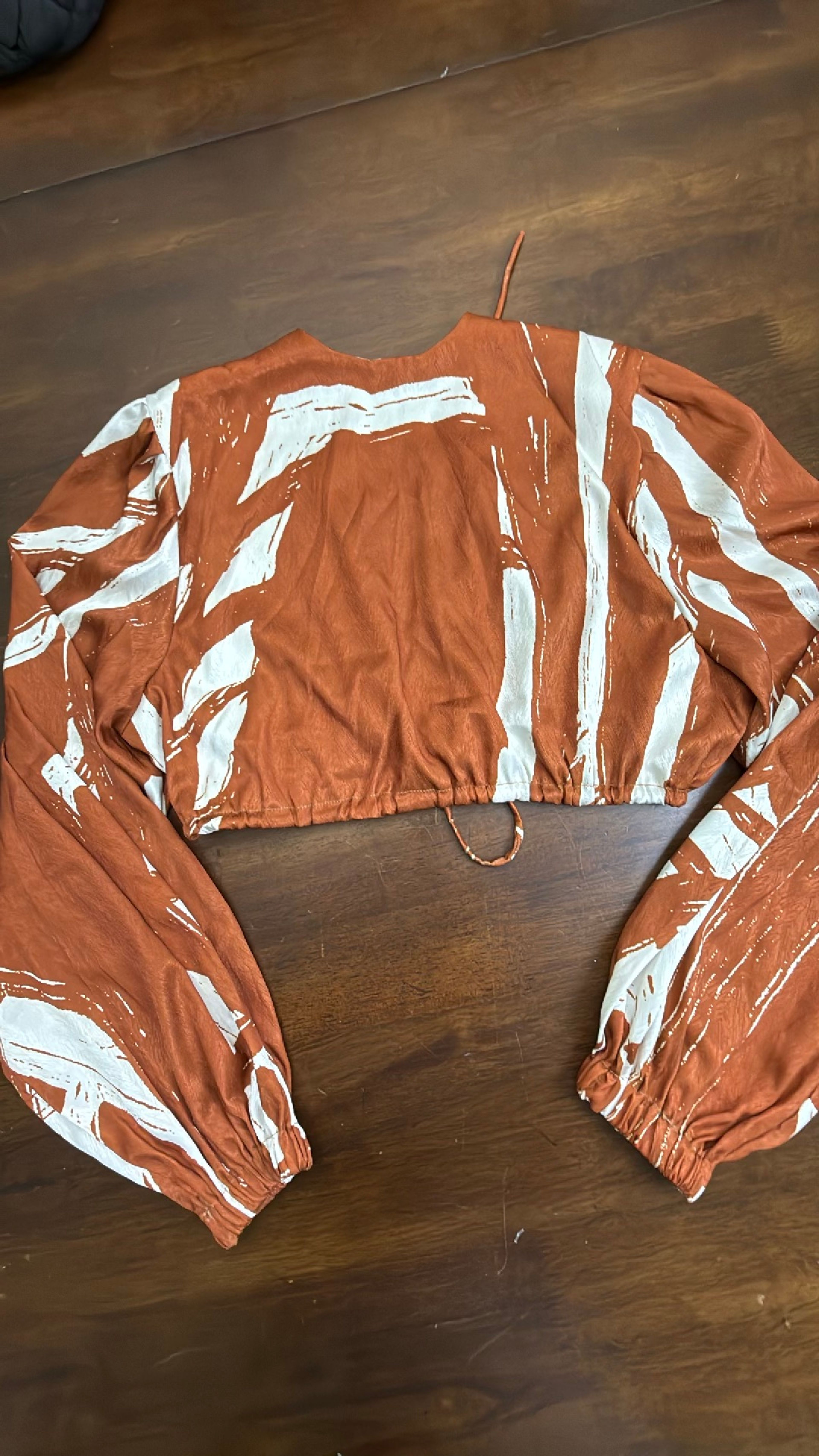 Diarrablu Tilo Crop Top - Image 3