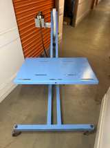 OTC 1585A 1,250 lb. Power Train Lift with Tilting Plate - Image 5