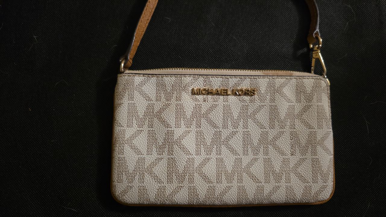 Michael Kors Jet  Travel Large Logo Wristlet