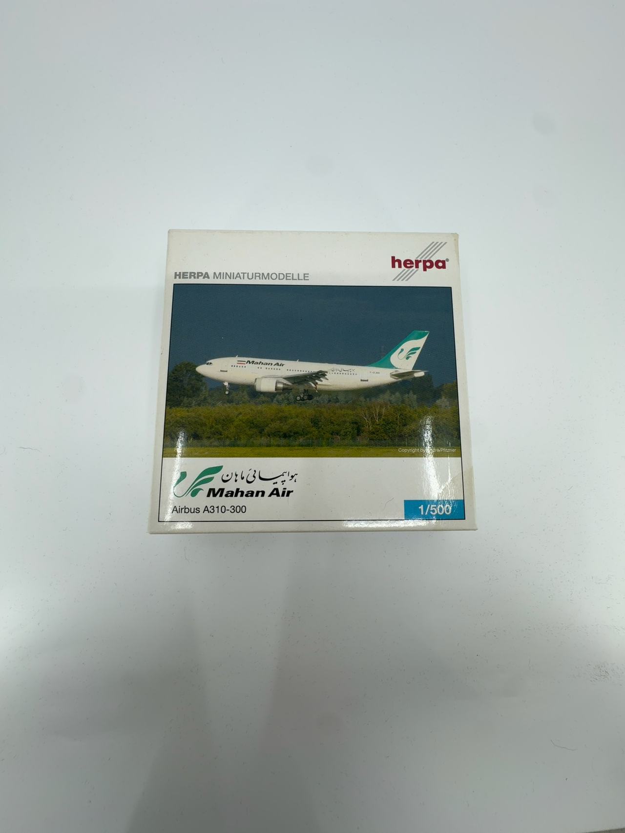 Herpa Airbus A310-300 Mahan Air Diecast Model 1:500