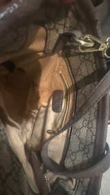Gucci GG Supreme Canvas Shoulder Bag - Image 2