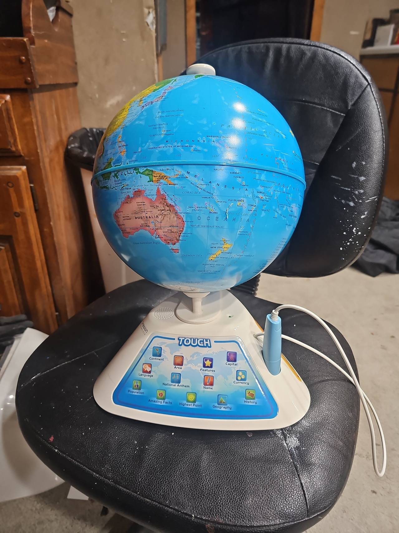 Oregon Scientific SmartGlobe Adventure Interactive Globe