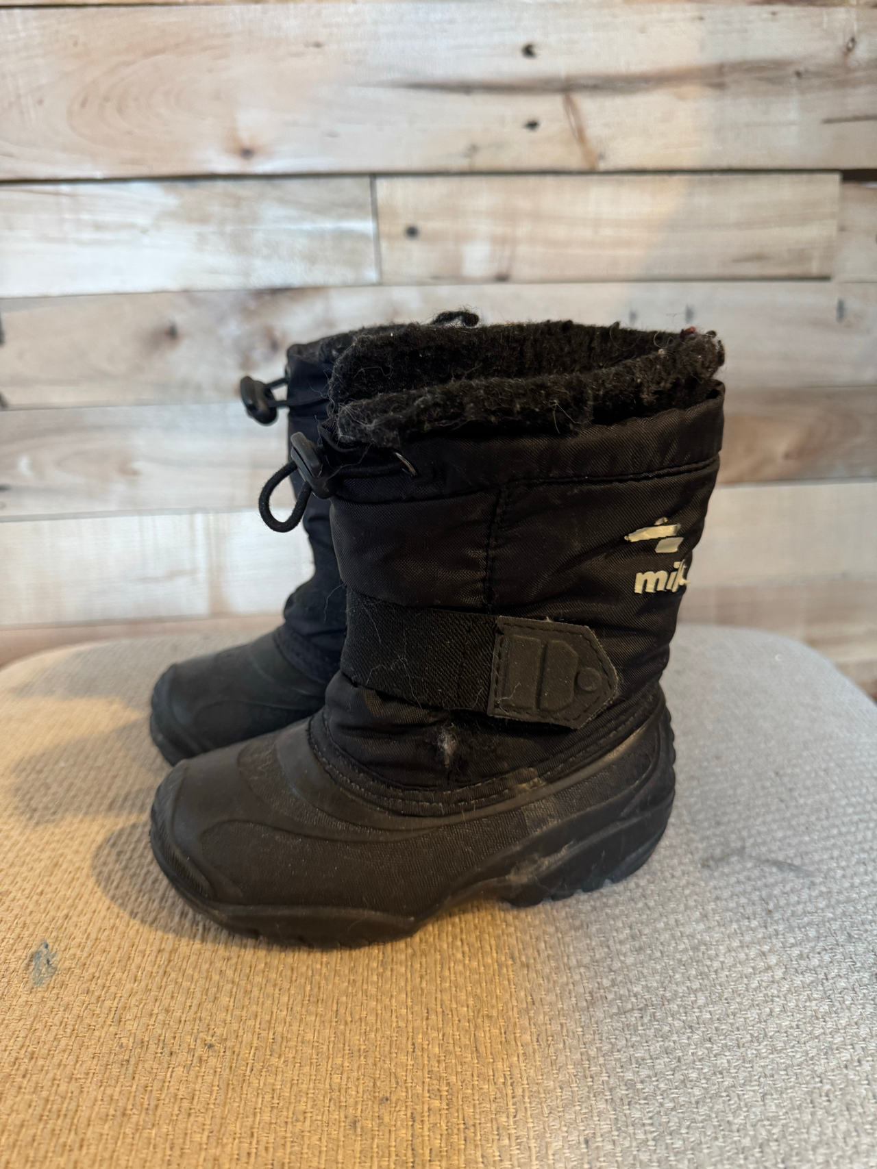 Kamik Kids Winter Boots - size 8