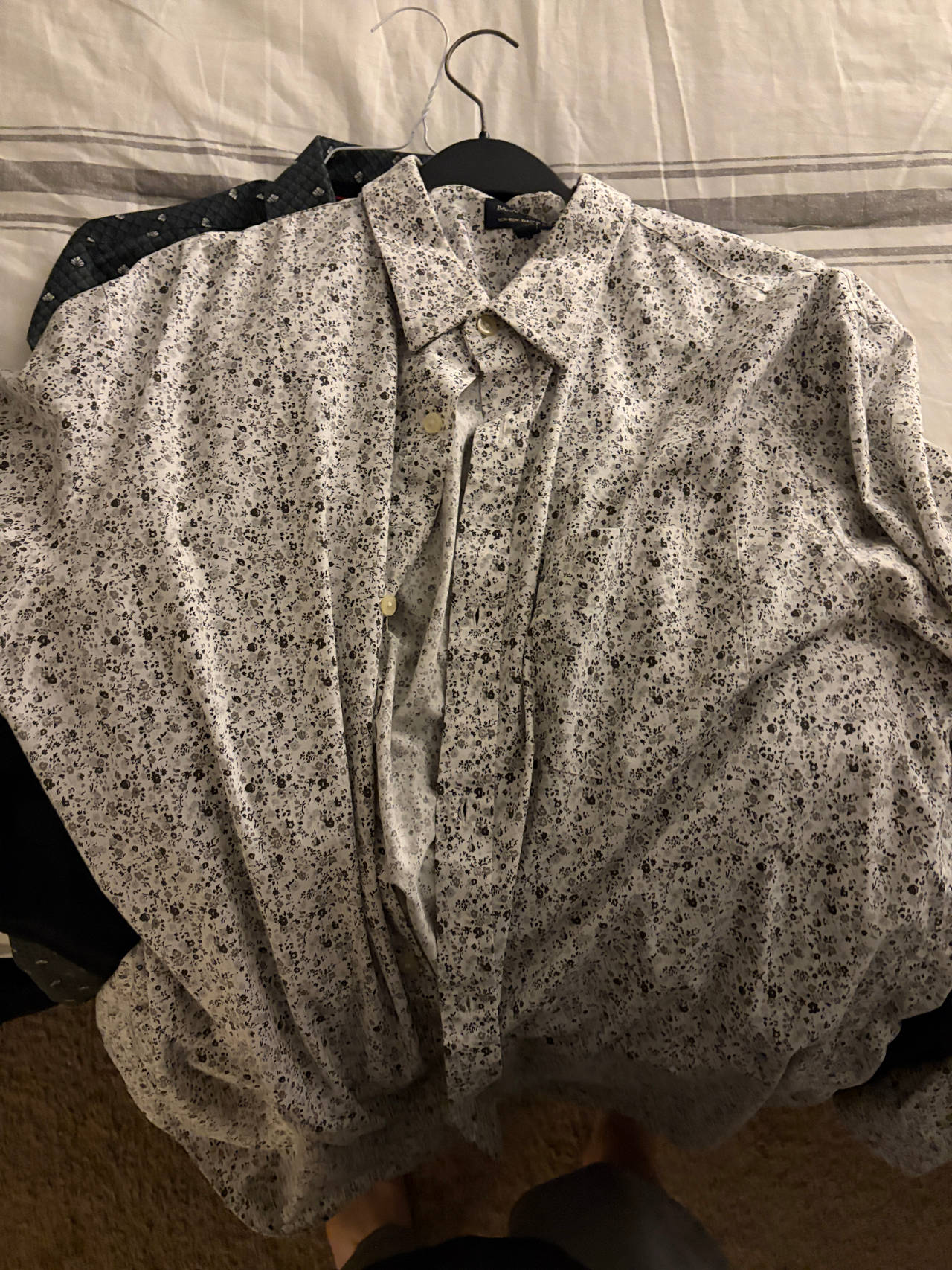 Banana Republic Men's Floral Print Button Down Shirt
