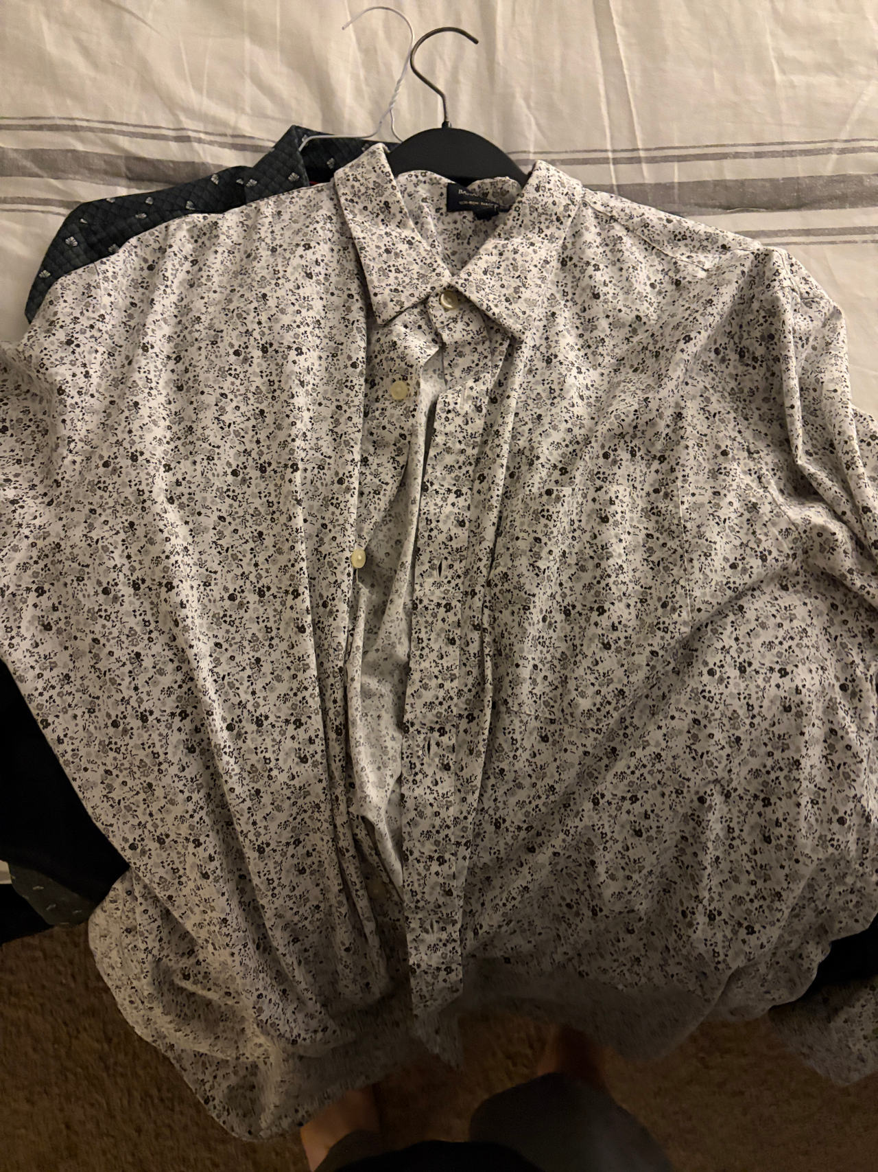 Banana Republic Men's Floral Print Button Down Shirt