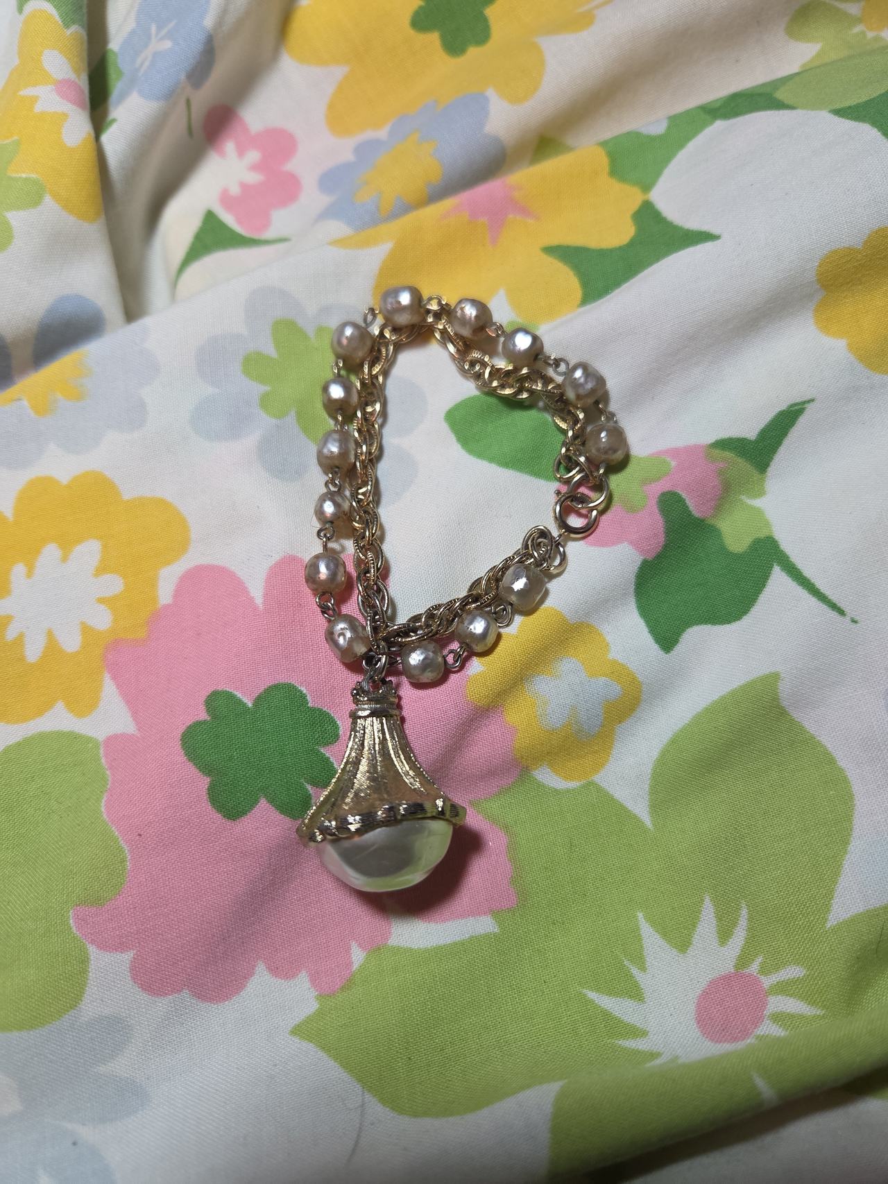 Vintage Faux Pearl Gold Tone Charm Bracelet