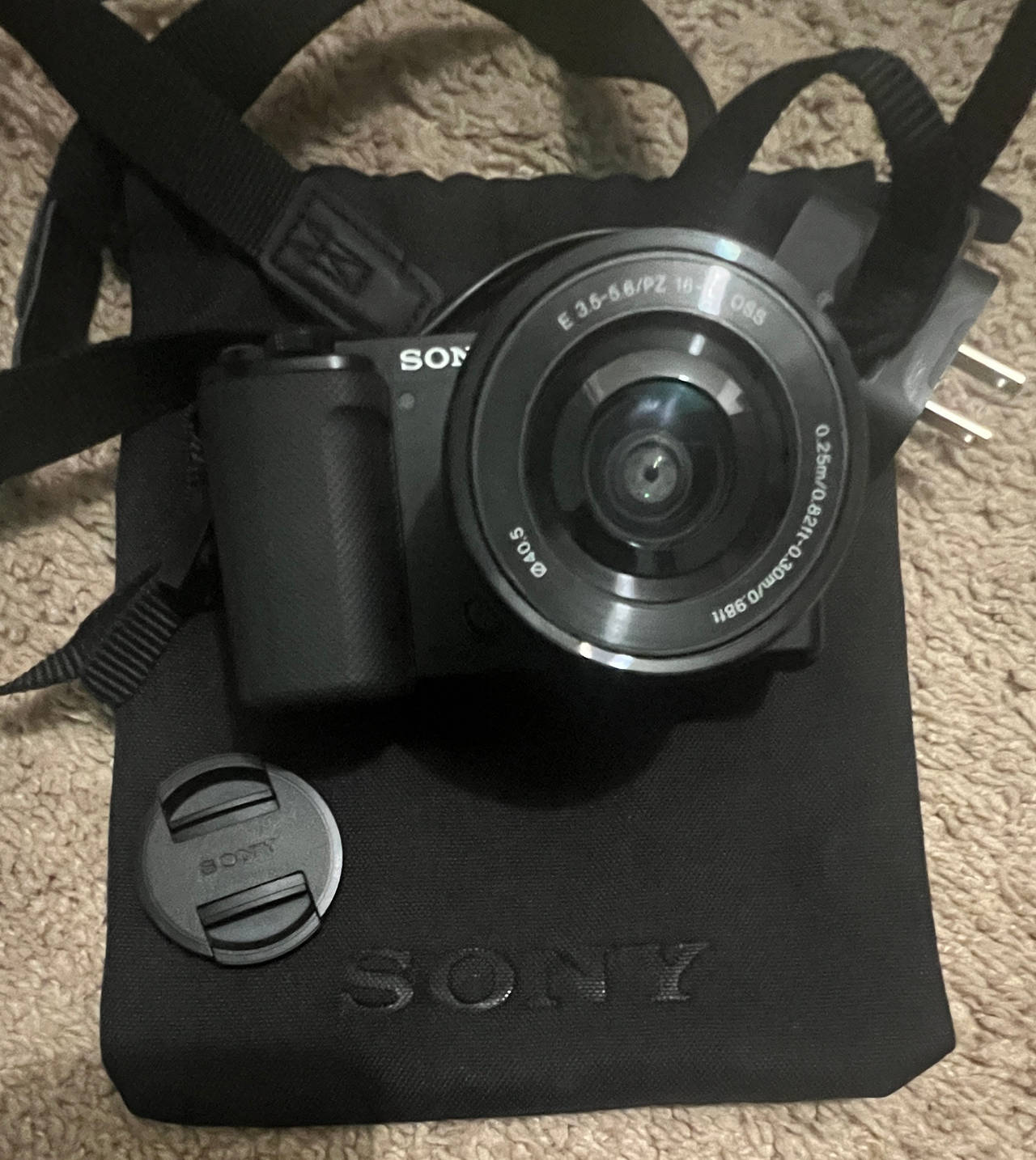 Sony ZV-E10 Mirrorless Camera with 16-50mm Lens