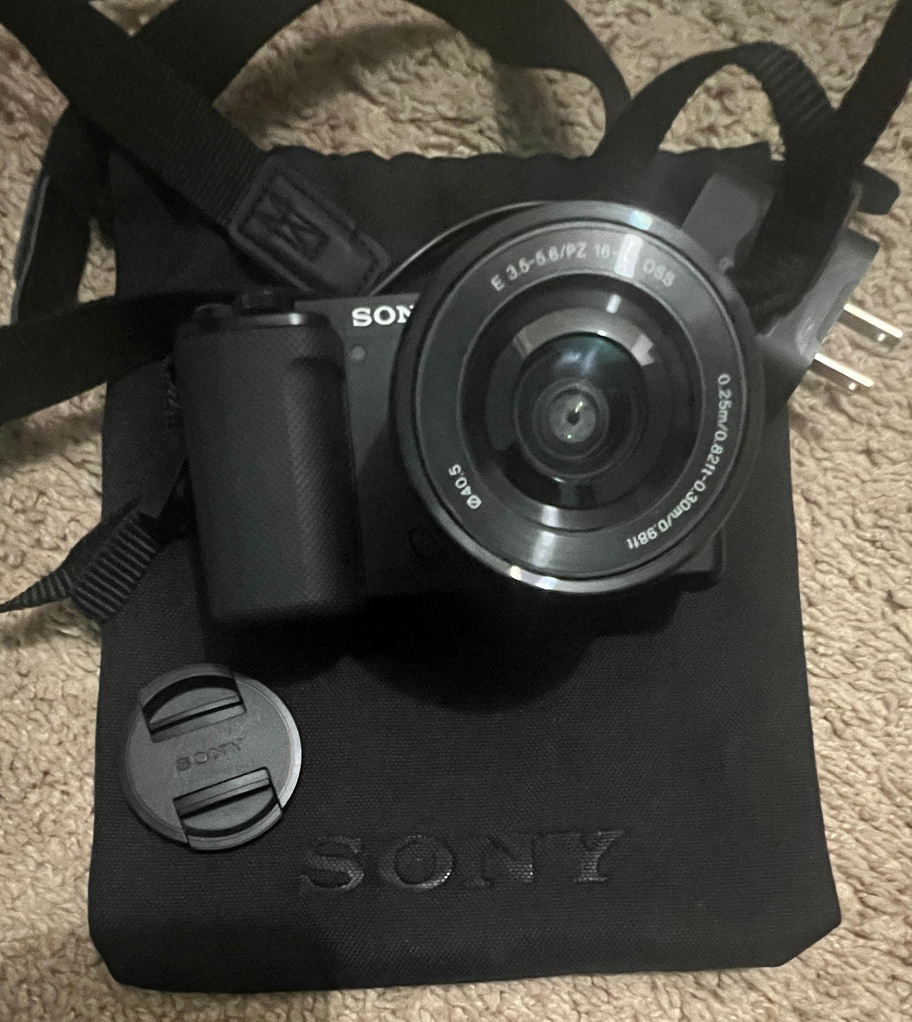 Sony ZV-E10 Mirrorless Camera with 16-50mm Lens