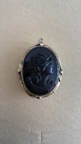 Vintage Black Glass Cameo Pendant - Image 2