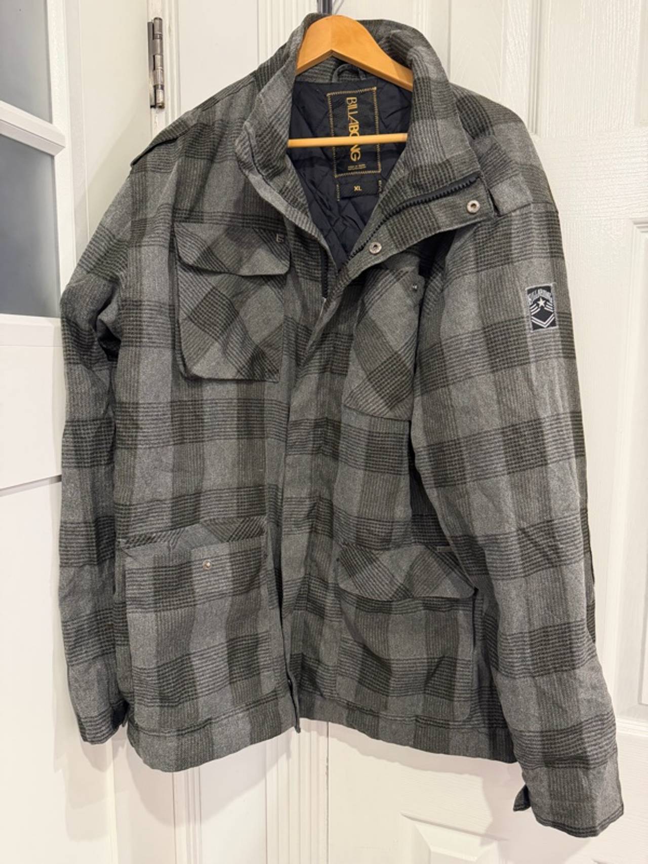 Billabong Men's Plaid Hooded Jacket Black Gray XL