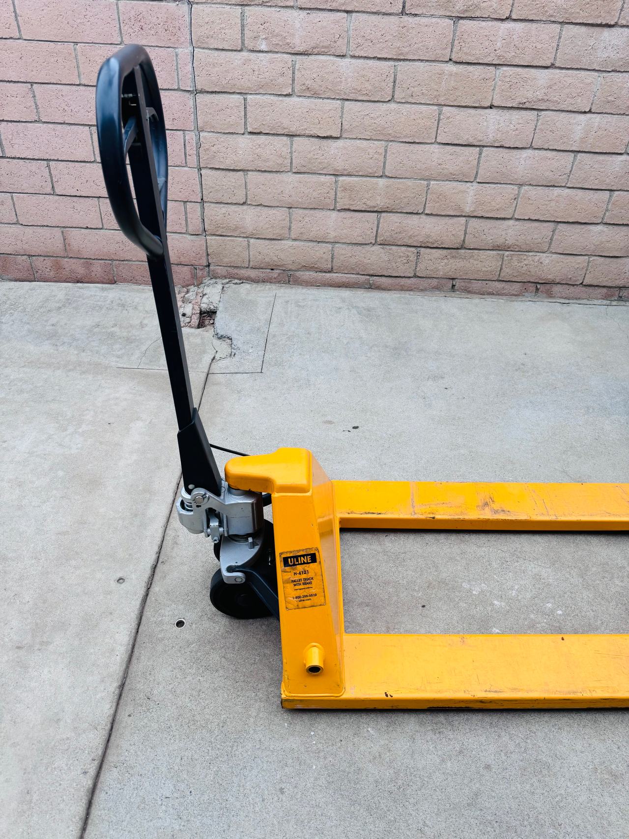 Uline H-4121 Pallet Truck