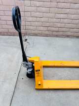 Uline H-4121 Pallet Truck - Image 1