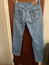Distressed Light Wash Jeans Levi-Strauss 501 Vintage. - Image 4