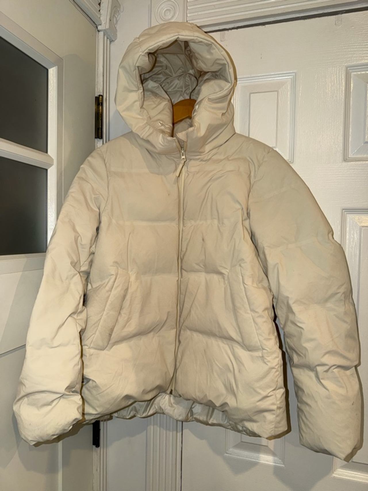 Uniqlo Seamless Down Parka Size Medium Cream Color