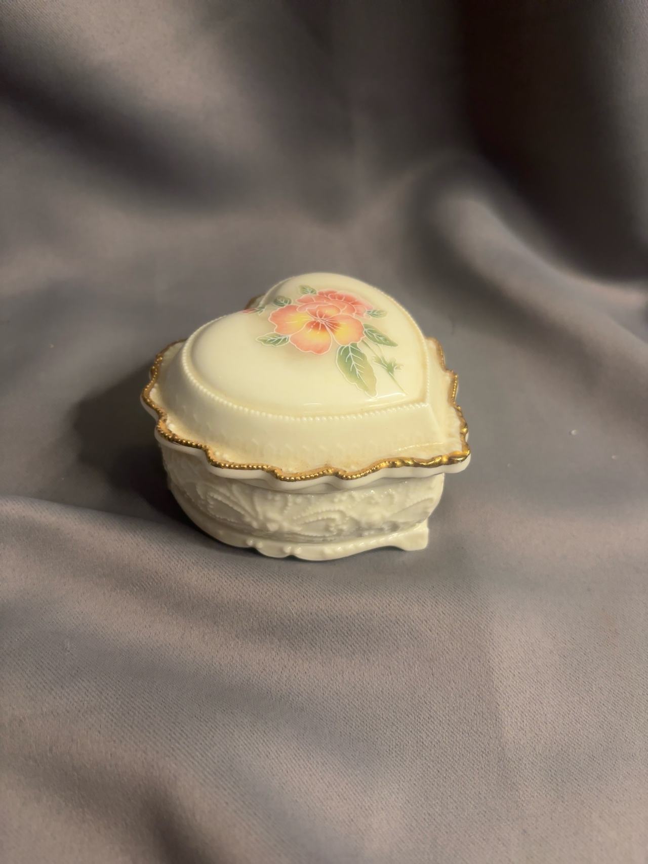 Heritage House Celebration of Love Heart-Shaped Porcelain Music Box -Elvis